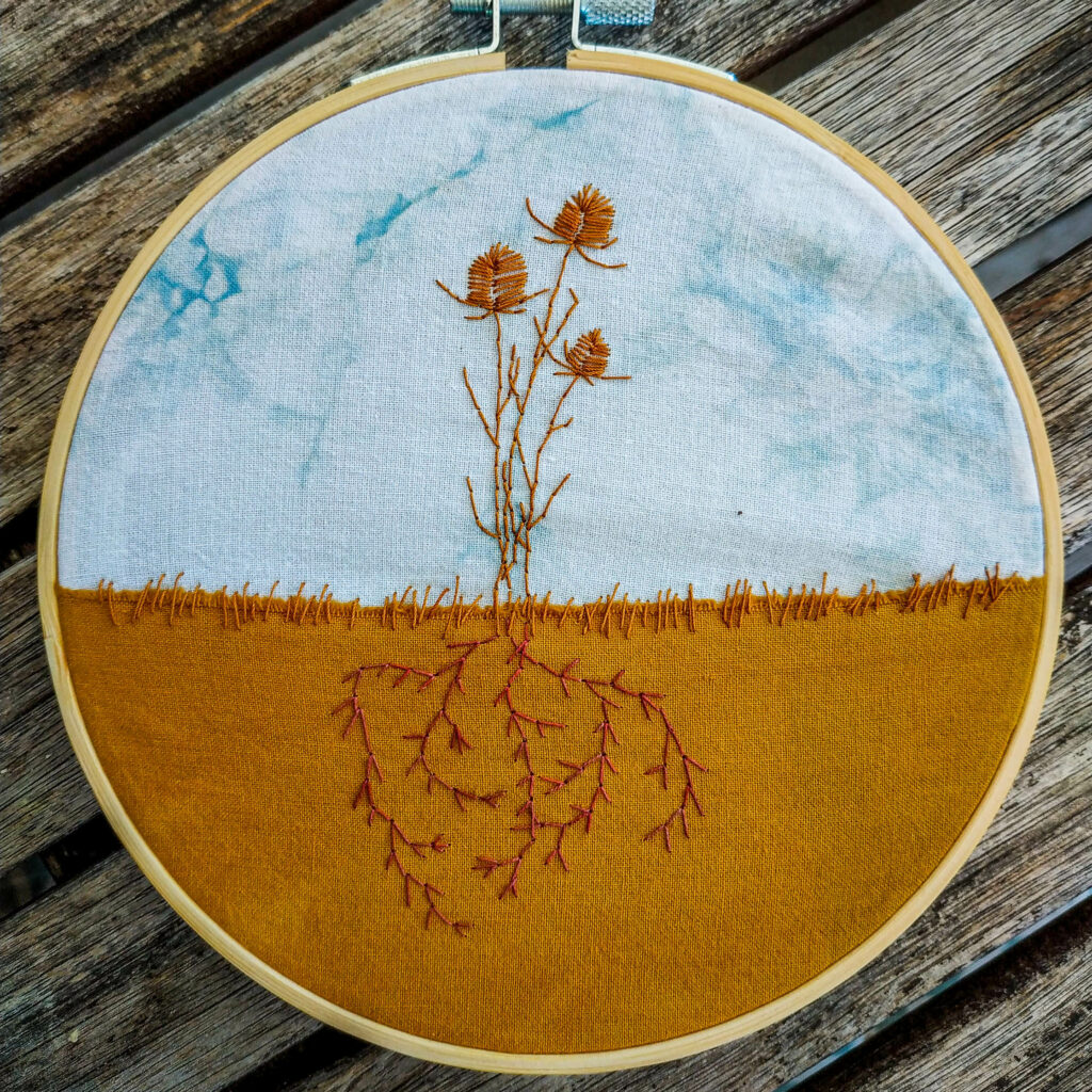 broderie cardères à l'indigo et oignon